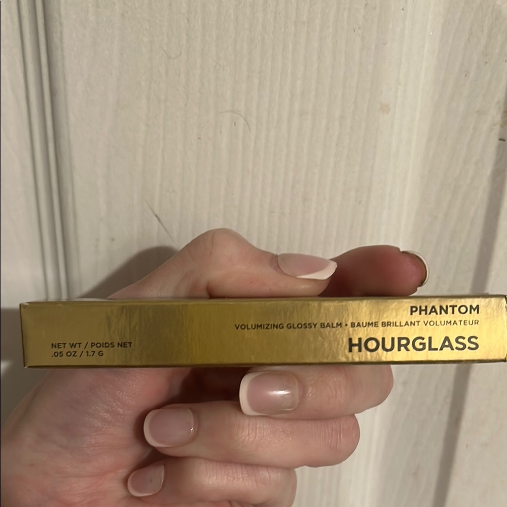 Hourglass Phantom volumizing glossy balm “Mist”